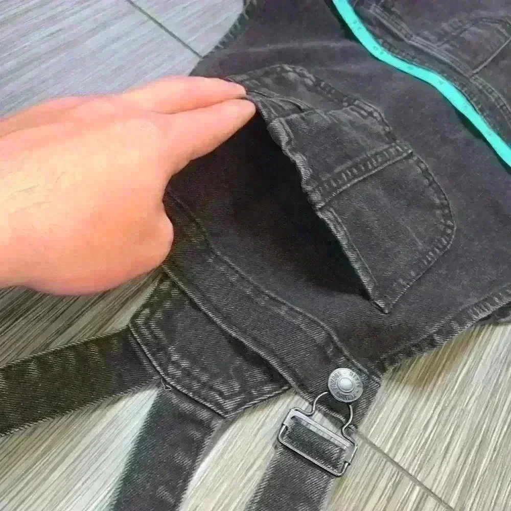 Almost Famous Juniors Black Square Neck Distressed Skinny Denim Overalls Size 7 - Picture 7 of 12